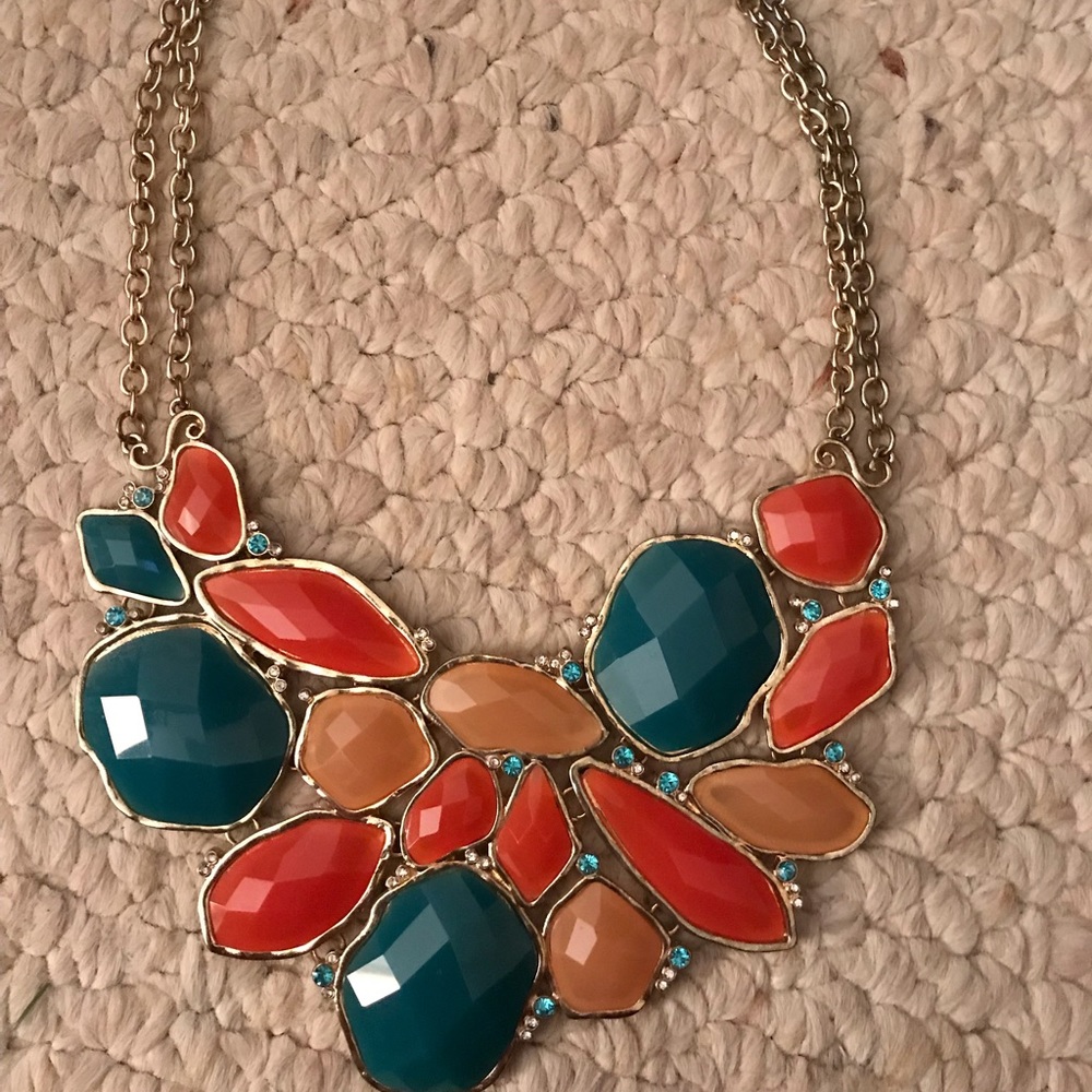 Statement necklace